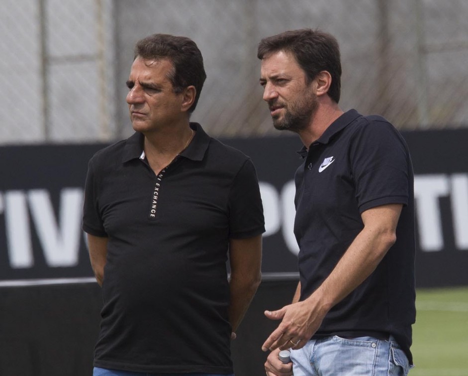 Dulio (direita) explicou alguns rumores do Corinthians no mercado