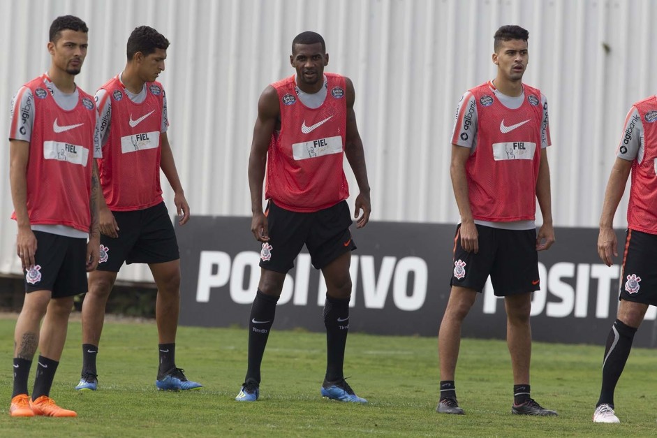 Thiaguinho, Matheus Matas, Marllon e Lo Santos, quatro dos 30 emprestados pelo Corinthians