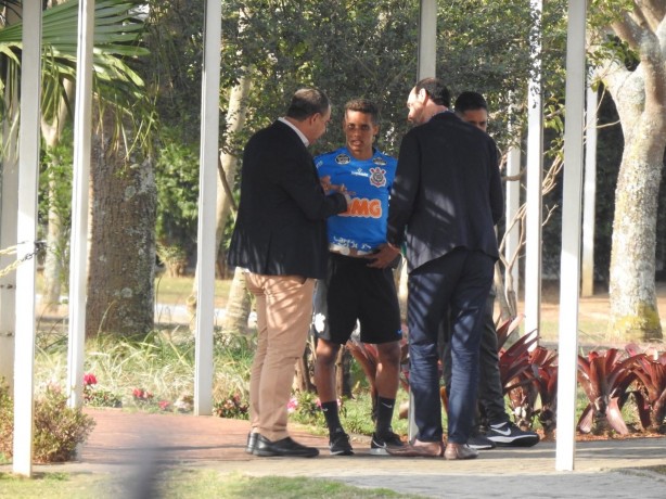 Dirigentes da CBF conversaram com Pedrinho a respeito de sua condio fsica; jogador foi convocado para Seleo Olmpica