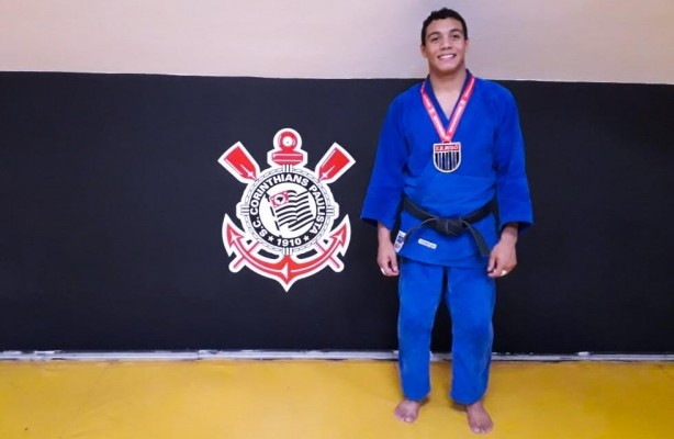 Judoca Ronin Lins conquistou a medalha de ouro no Campeonato Paulista por Faixas