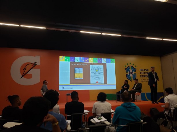 Fernando Yamada ministrou na Brasil Futebol Expo na ltima quarta-feira