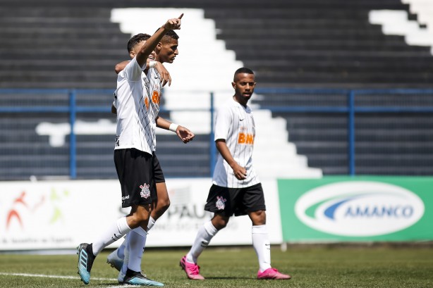 O Sub-17 do Corinthians venceu no primeiro jogo da terceira fase do Paulisto