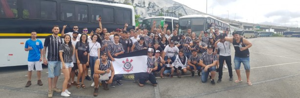 Dois nibus da caravana Alvinegros do Vale compareceram ao jogo do ltimo sbado contra o Cear