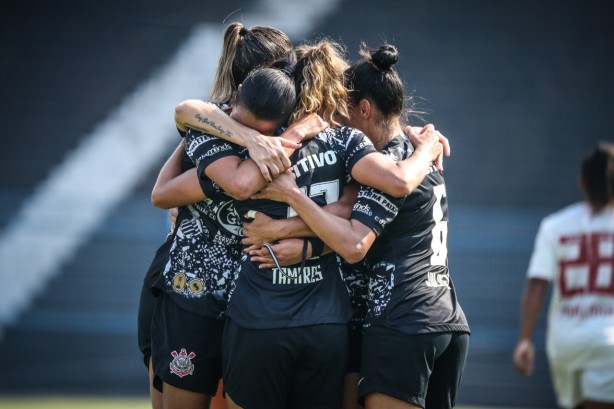 Corinthians est na final do Brasileiro Feminino