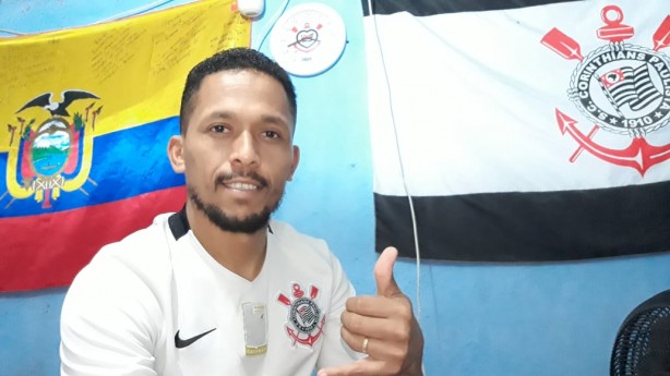 Gerardo Rosales de Andrade se mudou para o Brasil e acompanha o Corinthians com frequncia
