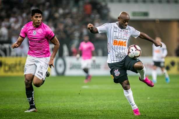 Vagner Love foi titular na derrota de semana passada do Corinthians para o Del Valle por 2 a 0