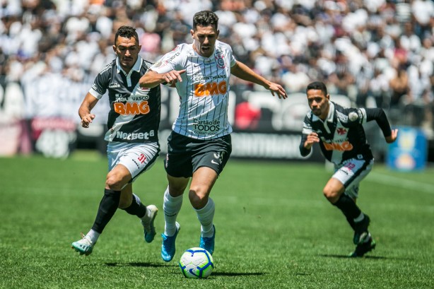 Corinthians venceu o Vasco na manhã deste domingo