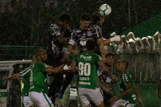Corinthians mostrou, de novo, que sabe competir; vai precisar de mais se quiser buscar o título