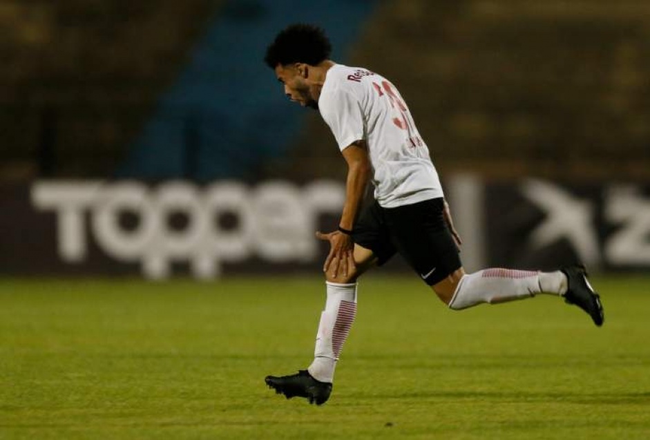 Claudinho no teve muito espao na equipe do Corinthians em 2016 e foi emprestado