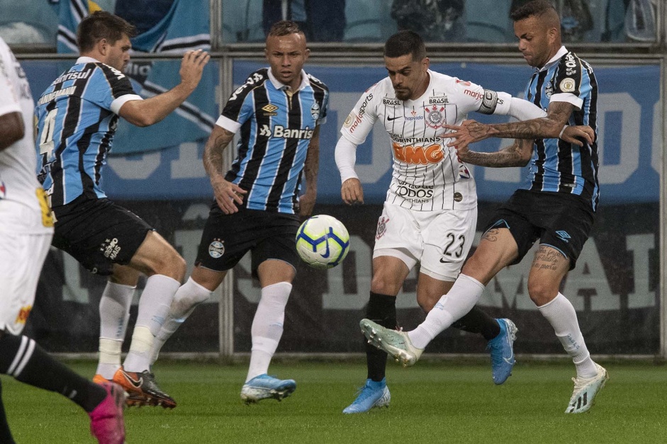 Fagner viu com bons olhos o empate do Corinthians em Porto Alegre