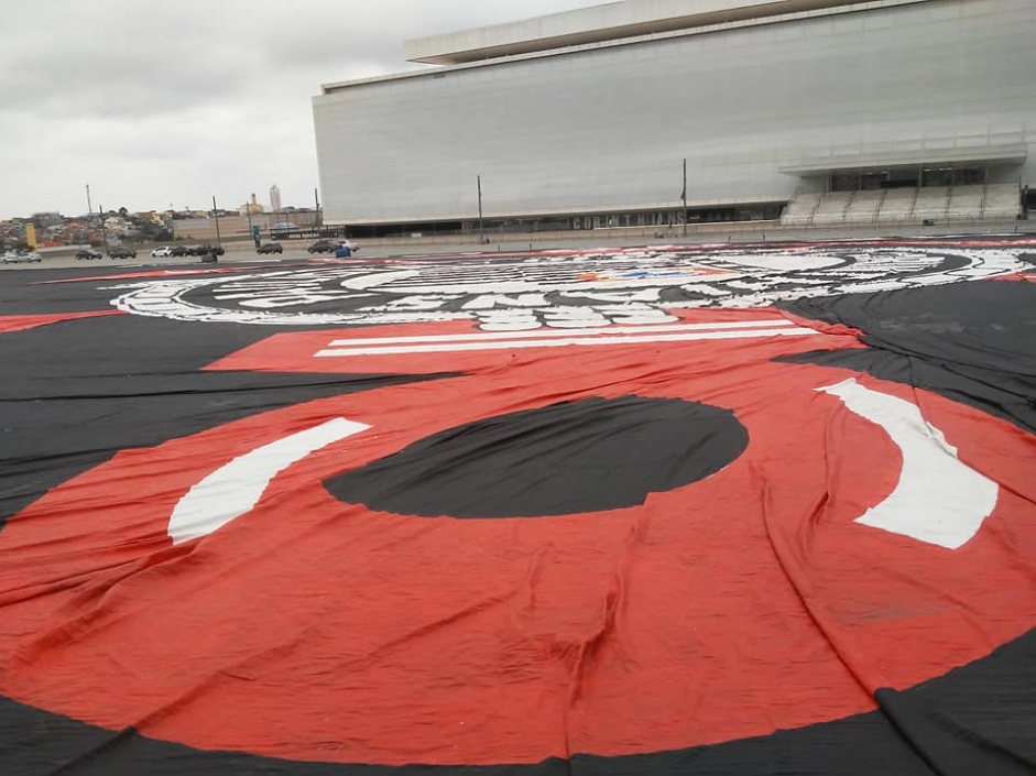Bandeiro dever ser estendido no setor Leste da Arena Corinthians em clssico contra o Santos