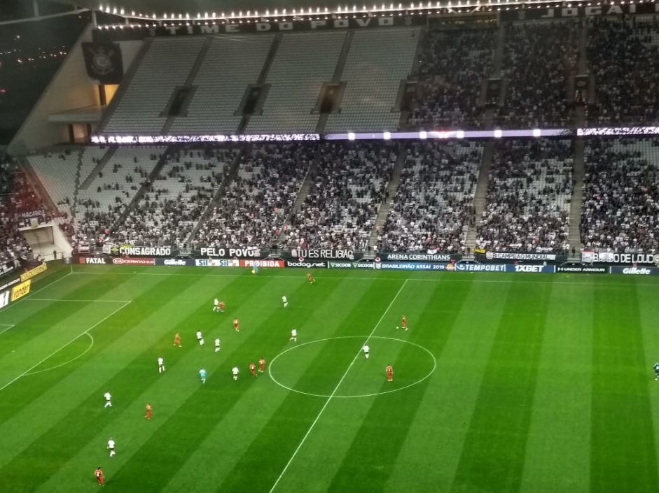 Corinthians se livrou de um vexame na Arena