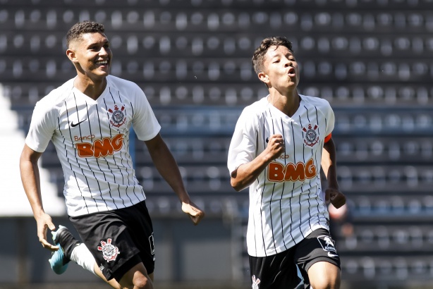 O Corinthians Sub-15 garantiu a sua classifica��o para as quartas de final do Campeonato Paulista