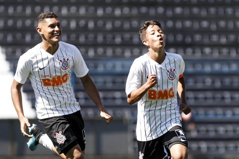 O Corinthians Sub-15 garantiu a sua classificao para as quartas de final do Campeonato Paulista