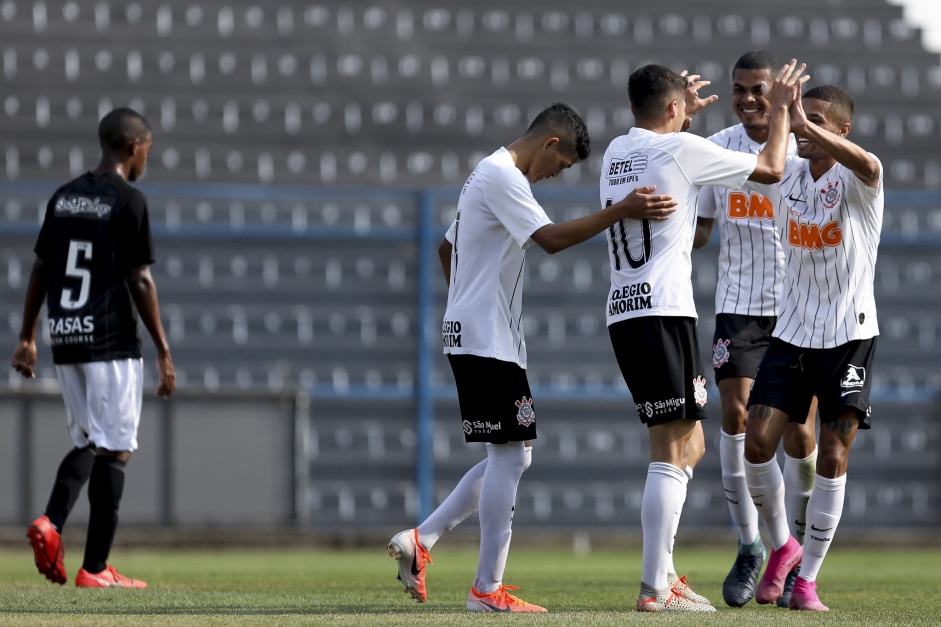 Camisa 10 marcou um dos gols do Corinthians na vitria desta quarta-feira