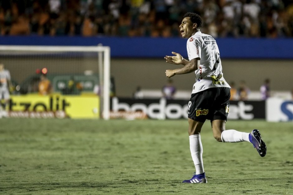 Gustavo foi o responsvel pelo empate do Corinthians contra o Gois