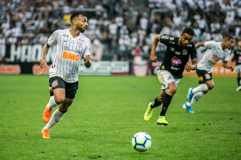 O Corinthians empatou com o Santos neste sbado e ampliou a sequncia sem vitrias