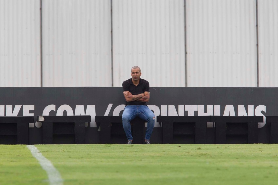 Emerson Sheik, coordenador de futebol,  contestado internamente no CT do Corinthians