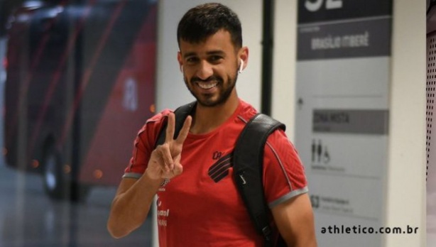 Jogador quer ficar no Athletico Paranaense para a próxima temporada