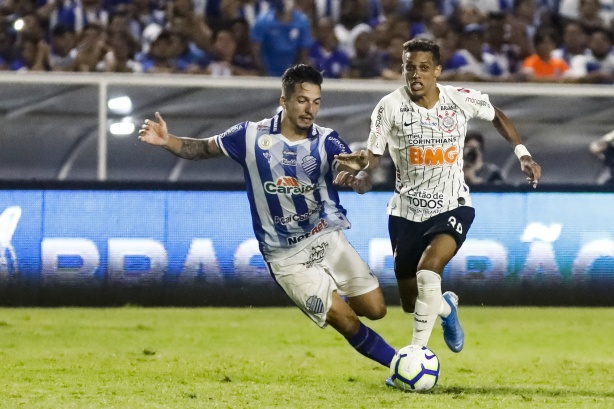 Com derrota em Macei�, Tim�o se complicou na luta por vaga na Libertadores