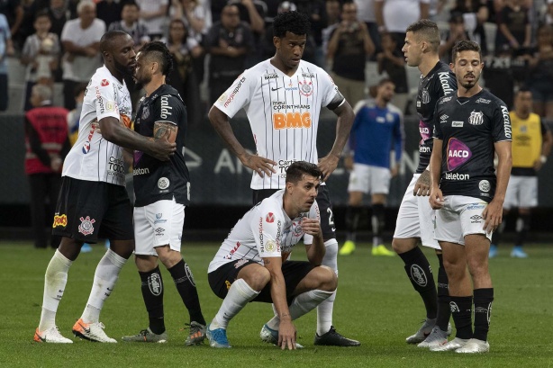 O m�s de outubro escancarou a crise no Corinthians em 2019, com uma sequ�ncia de sete jogos sem vit�rias