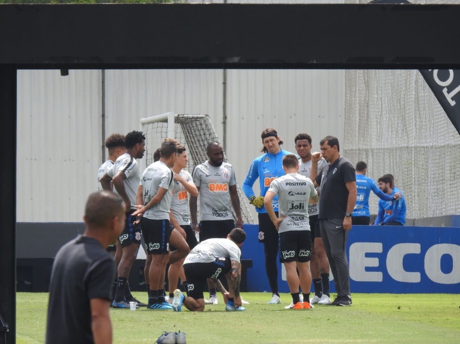 Carille reuniu possveis 11 titulares durante treino do Corinthians desta sexta-feira