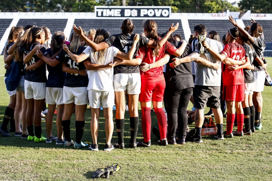 O Corinthians voltou a vencer no Campeonato Paulista Feminino Sub-17 e se classificou para as semifinais