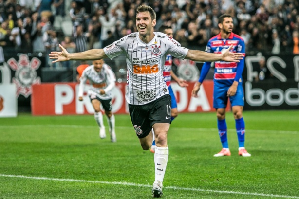 Boselli durante comemora��o do segundo gol na Arena