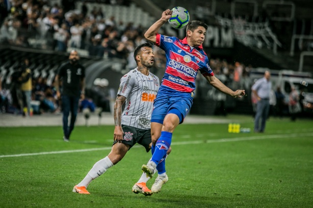 Michel Macedo elogiou a nova forma de jogar do Corinthians e acha que o time pode melhorar sendo mais ofensivo