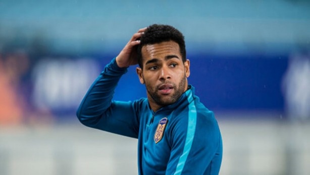 Alex Teixeira, de 29 anos, tem contrato com o Jiangsu Suning, da China, até o fim de 2020