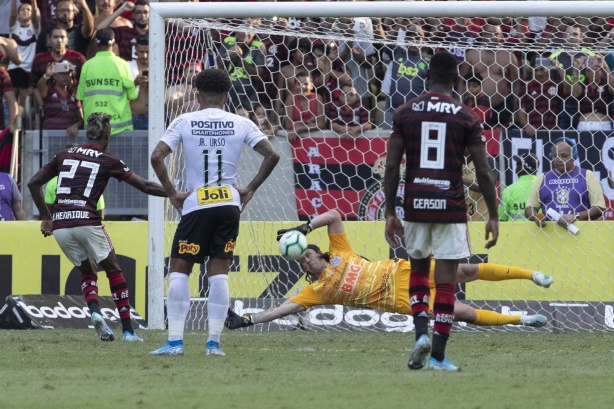 Nem p�nalti defendido por C�ssio evitou derrota do Corinthians para o Flamengo
