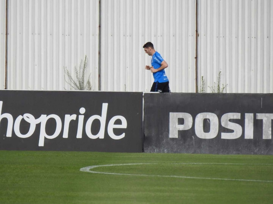 Mauro Boselli durante treino do Corinthians desta segunda-feira