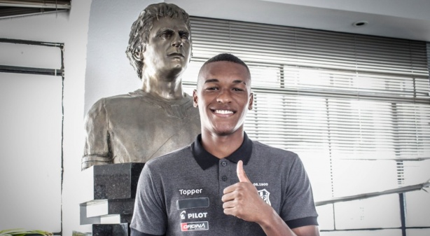 Matheus Alexandre foi contratado pelo Corinthians em abril de 2019