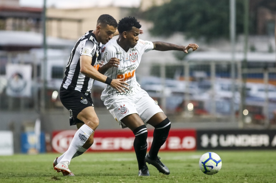 Corinthians perdeu para o Atltico-MG por 2 a 1 neste domingo, pela 35 rodada do Brasileiro