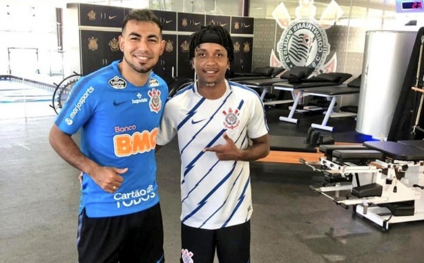 Cuero foi recebedio pelo compatriota Sornoza, mas nem chegou a jogar pelo Timão