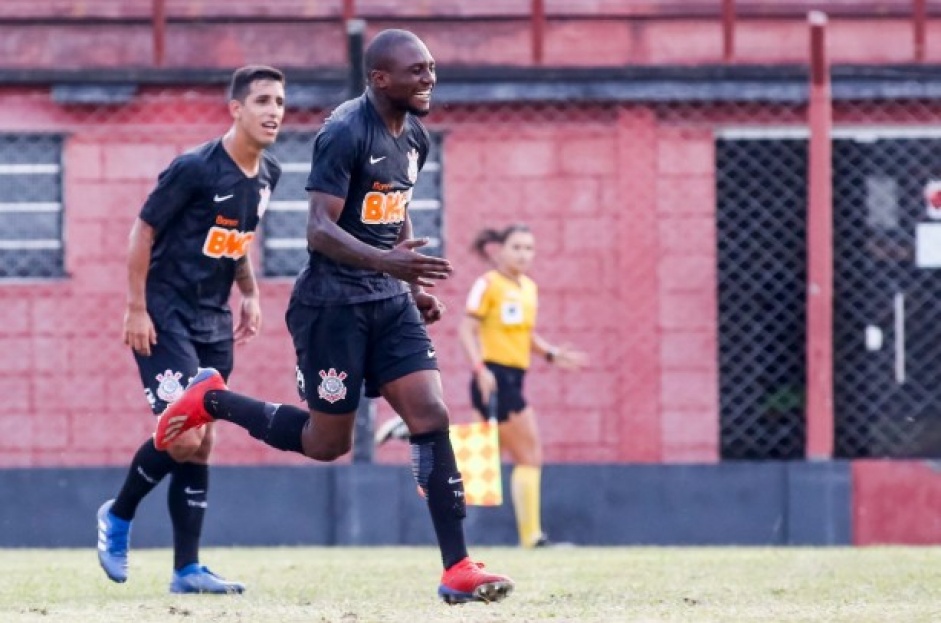 Altair marcou gol da primeira vitria oficial do Corinthians Sub-23