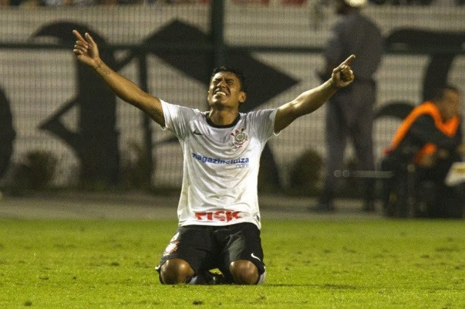 Paulinho falou sobre o carinho da torcida do Corinthians e relembrou um gol histrico no clube
