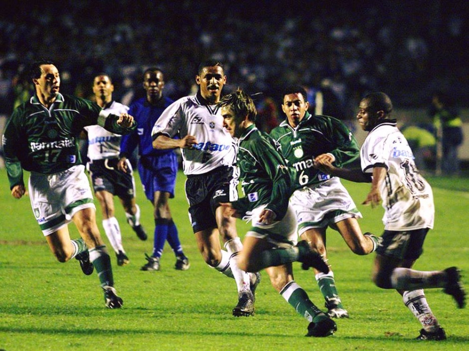Renato, ex-goleiro do Corinthians e reserva de Maurcio na ocasio, teve que se jogar no tnel que d acesso ao vestirio do Morumbi em 1999