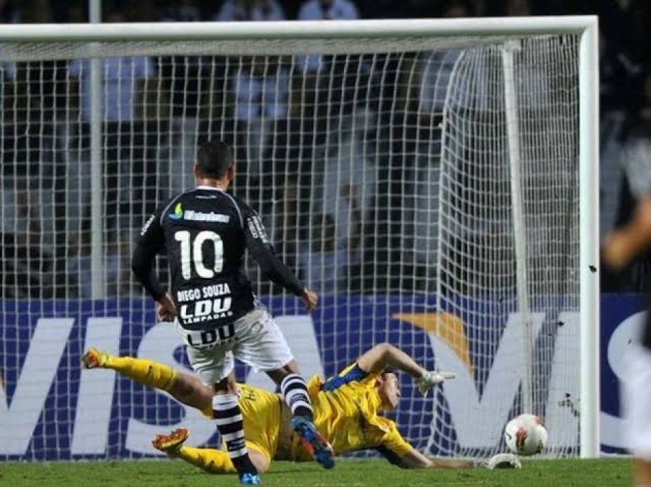 Cssio defendeu chute icnico de Diego Souza na Libertadores de 2012