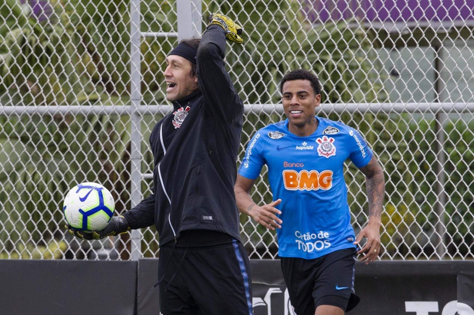 Cssio e Gustavo aparecem em algumas categorias como 'top +' do Corinthians em 2019
