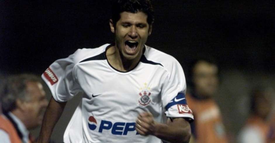 Fbio Luciano chegou ao Corinthians em 2000 e logo conquistou o Mundial de Clubes pelo clube
