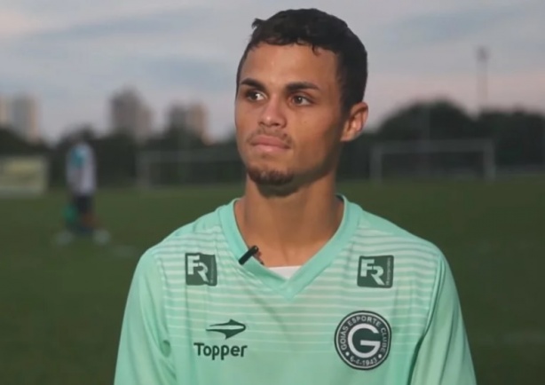 Michael parece cansado da novela que se transformou sua possível saída do Goiás; atacante quer uma definição mais rápida
