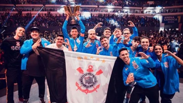 O campeão dos campeões! Corinthians fatura Mundial de Free Fire com vitória  na última queda 