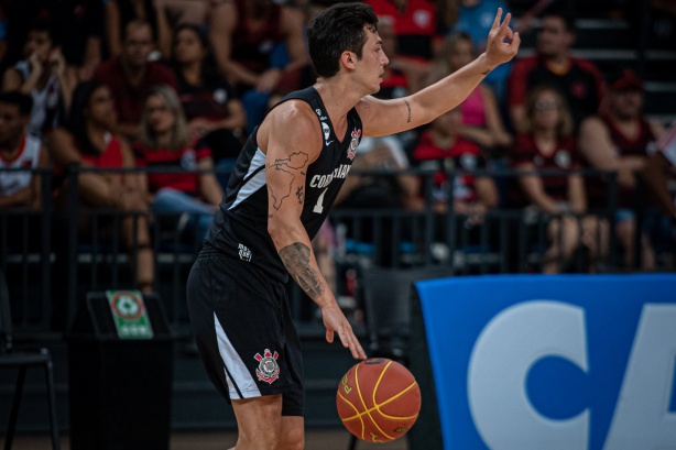 Corinthians perde para o Flamengo por 86 a 66 e está eliminado da Copa Super 8