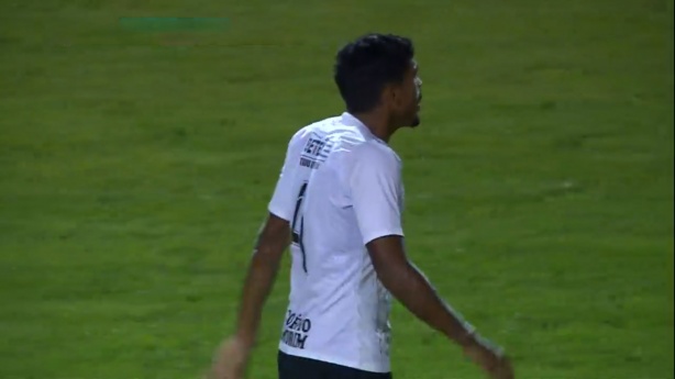 Corinthians, de Ronald, venceu na noite desta segunda-feira