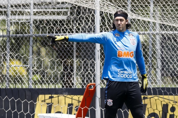 Goleiro vai com o restante do grupo para os Estados Unidos