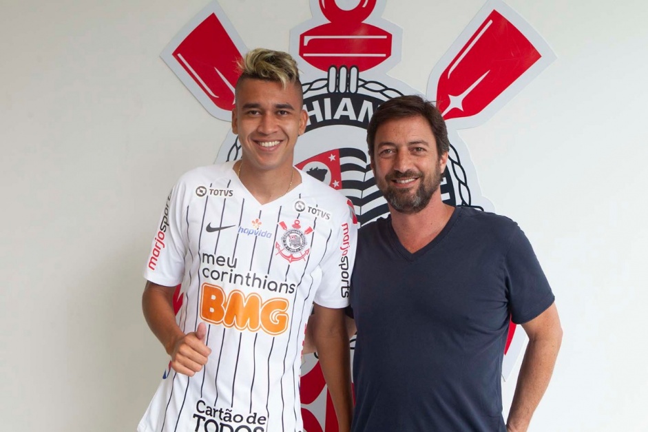 Cantillo assinou com o Corinthians nesta quinta-feira