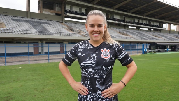 Meia chega como grande reforço para a temporada do Corinthians Feminino
