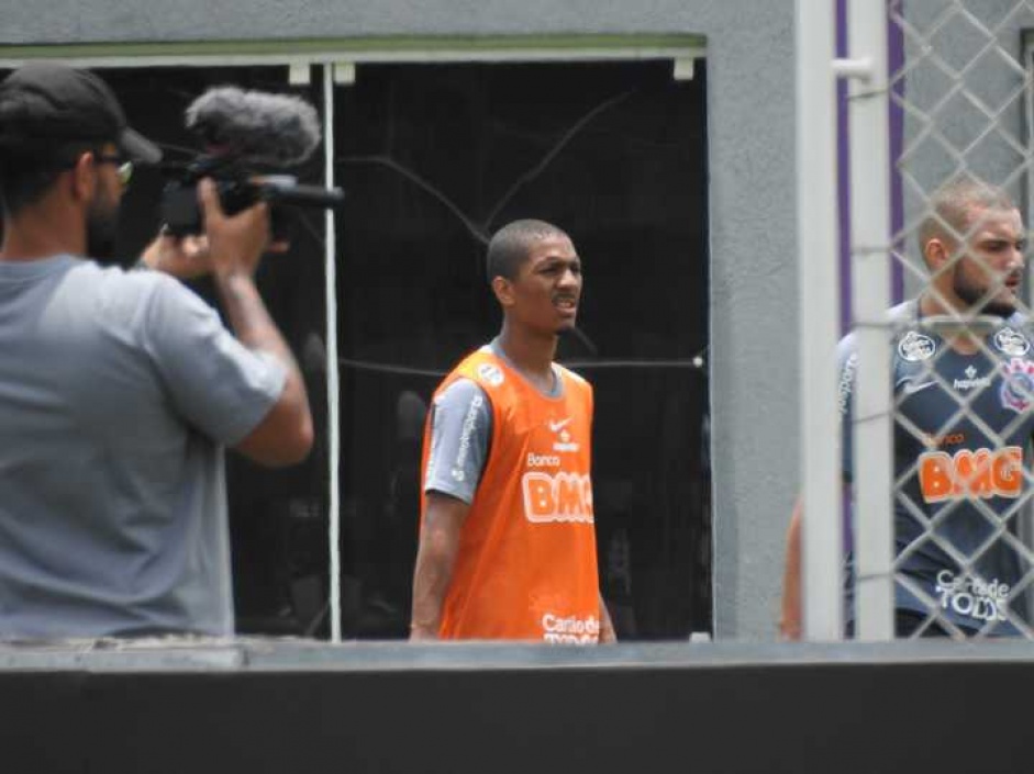 Dav foi anunciado de forma oficial pelo Corinthians neste sbado