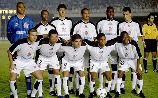 Camiseta Escalação Corinthians Campeão Mundial FIFA 2000